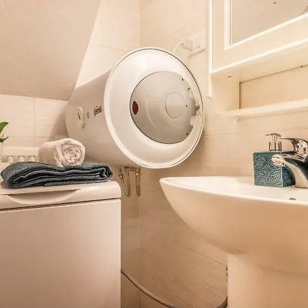 Central Studio W Private Garden Apartment *