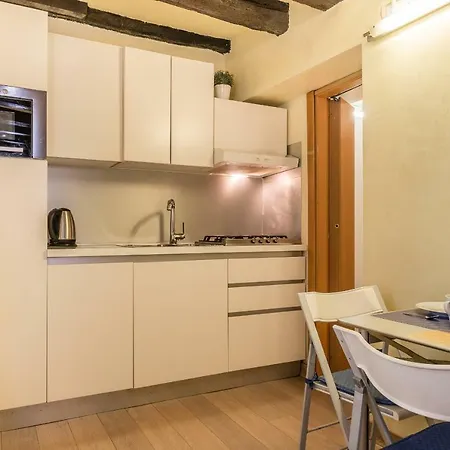 Apartment Central Studio W Private Garden *