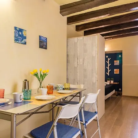 Central Studio W Private Garden